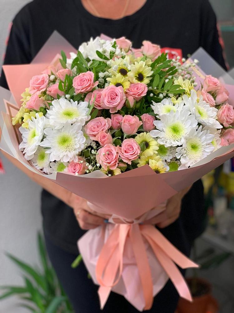 Букет цветов из: Розы и Хризантемы в Сясьстройске