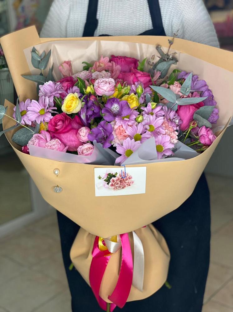 Букет цветов из: Хризантемы, Гвоздики и Альстромерии в Сясьстройске