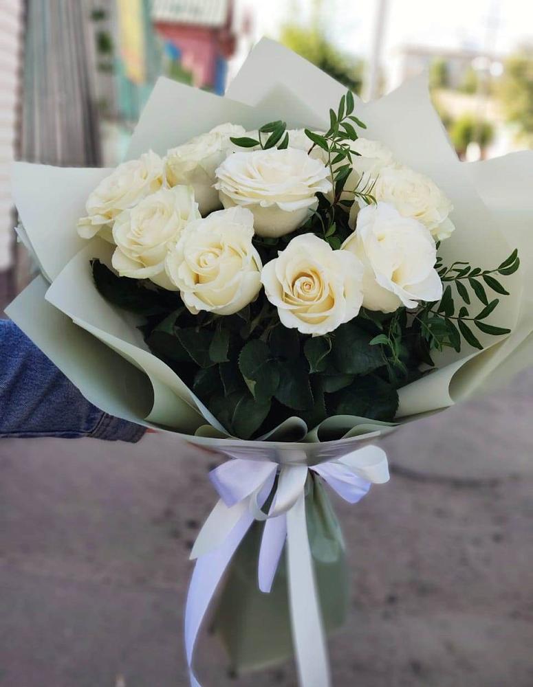 Букет Белые розы Проуд в Сясьстройске