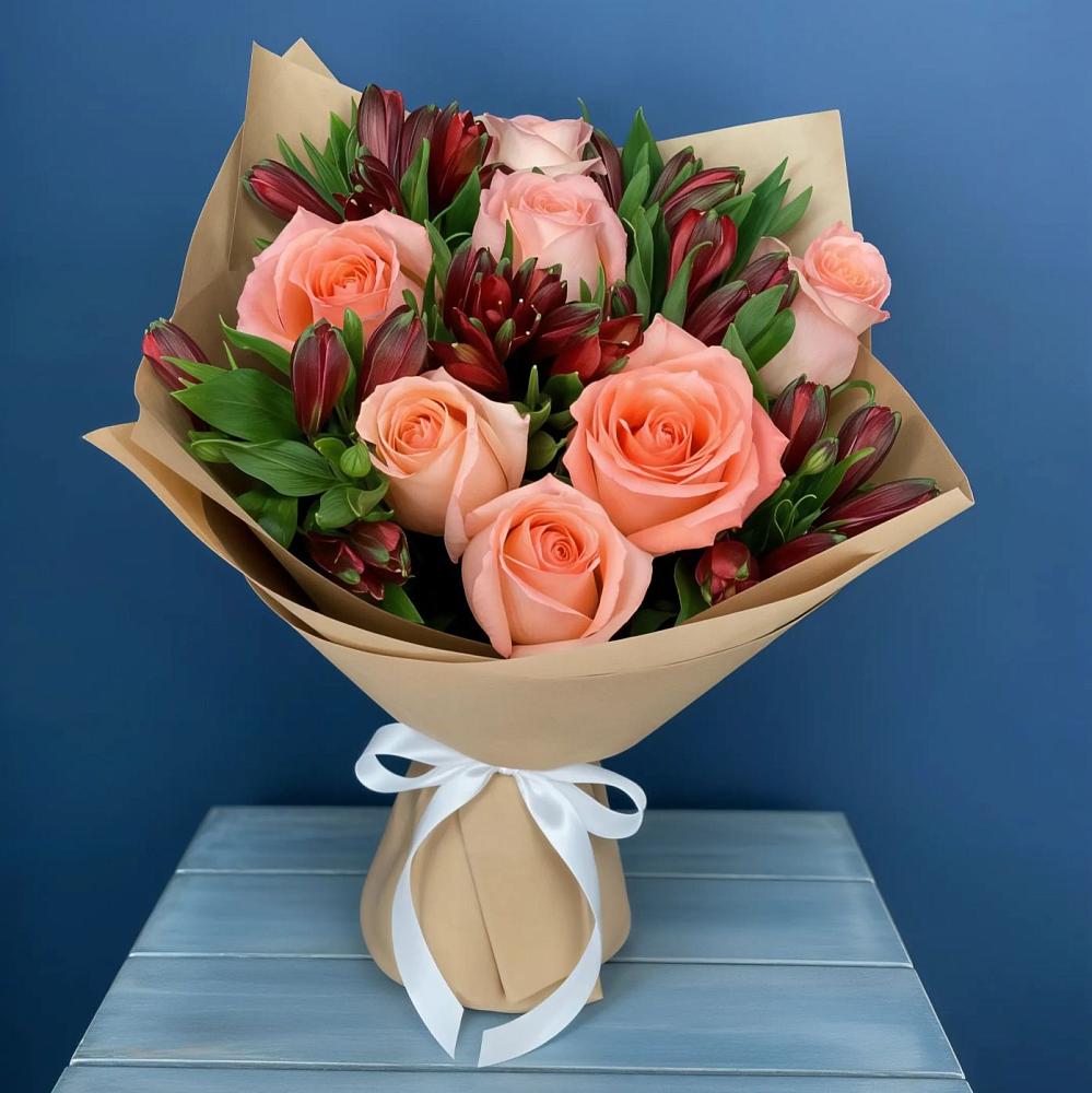 Букет цветов из: Розы и Альстромерии в Сясьстройске