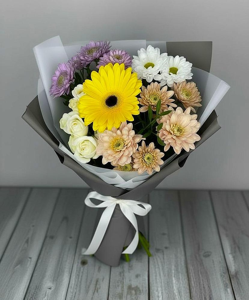 Букет цветов из: Розы, Герберы и Хризантемы в Сясьстройске
