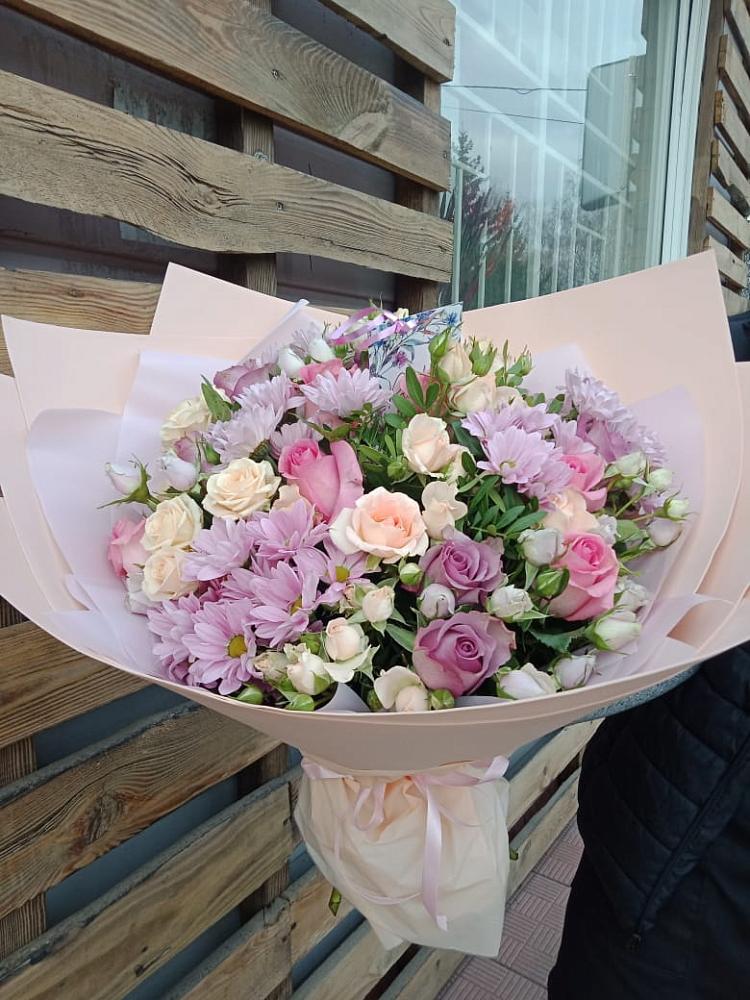 Букет цветов из: Розы и Хризантемы в Сясьстройске