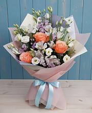 Букет цветов из:  Лизиантусы, Розы, Альстромерии и Гипсофила #REPLACE_PRED# Сясьстройске