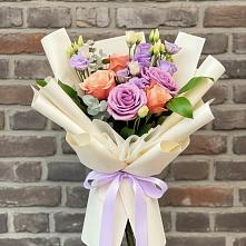 Букет цветов из:  Лизиантусы и Розы #REPLACE_PRED# Сясьстройске