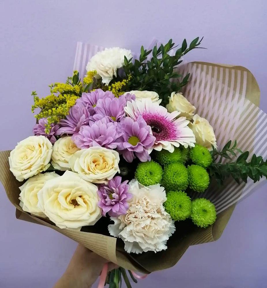 Букет цветов из: Хризантемы, Розы, Гвоздики и Герберы в Сясьстройске