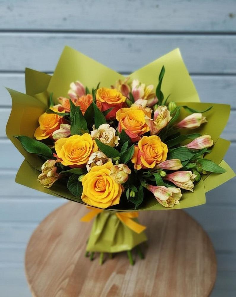 Букет цветов из: Альстромерии и Розы в Сясьстройске