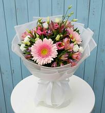 Букет цветов из:  Герберы, Альстромерии и Лизиантусы #REPLACE_PRED# Сясьстройске