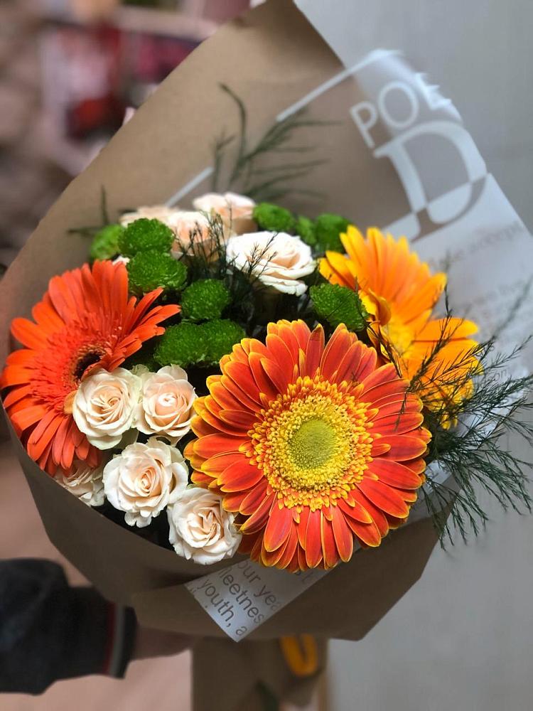 Букет цветов из: Герберы, Хризантемы и Розы в Сясьстройске